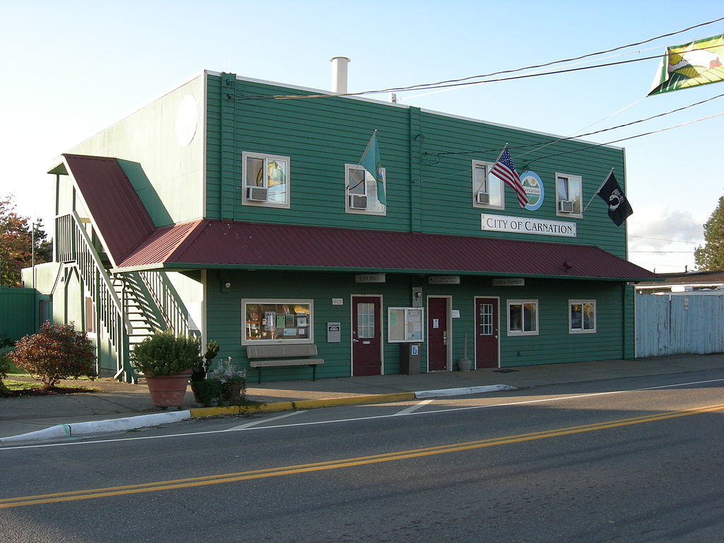 Photo by Joe Mabel: https://commons.wikimedia.org/wiki/File:Carnation_WA_-_City_Hall.jpg