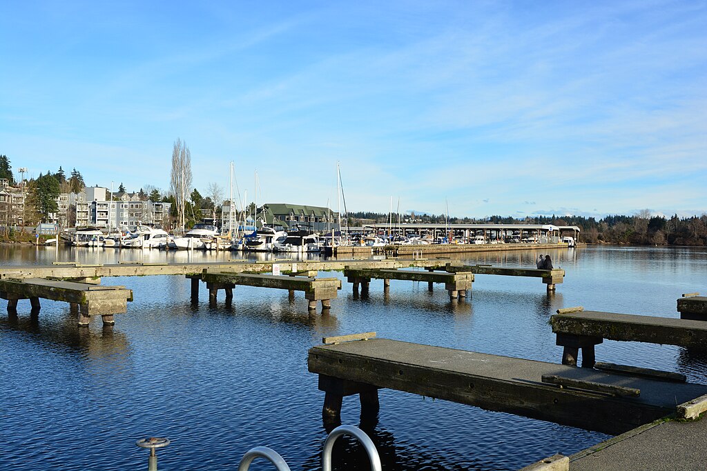 Photo by Joe Mabel: https://commons.wikimedia.org/wiki/File:Kenmore,_WA_-_part_of_the_Pier_at_Log_Boom_Park_01.jpg