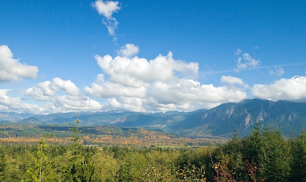Photo by Eric Frommer: https://commons.wikimedia.org/wiki/File:Snoqualmie_Point_Park.jpg